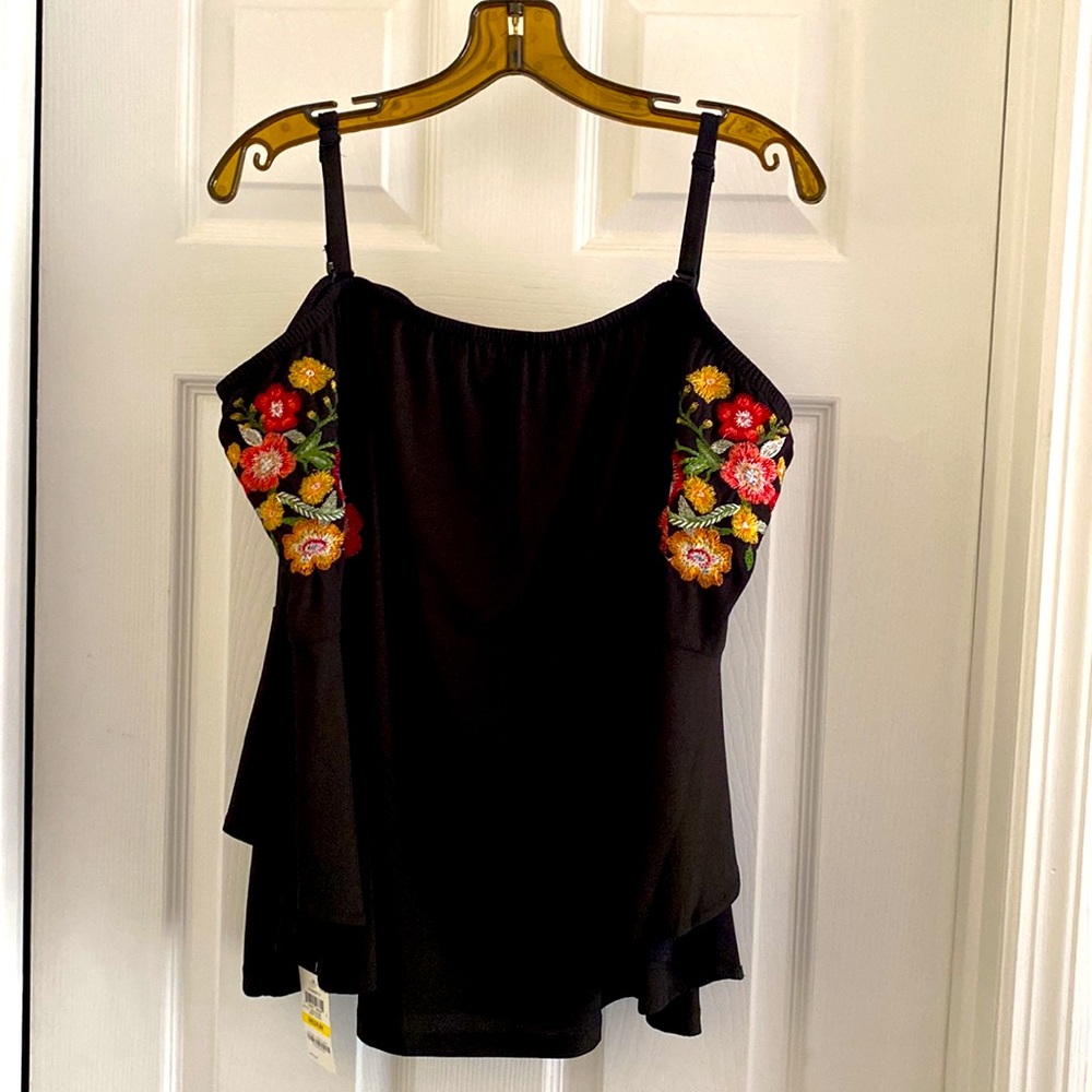 I.N.C Top. - Picture 2 of 3